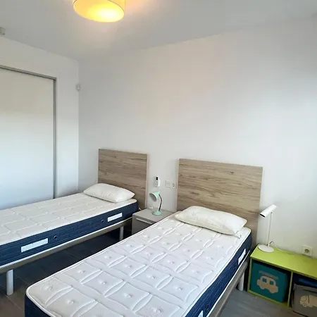 Modern Pool Cntrr