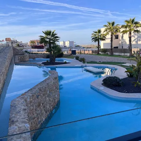 Modern Pool Cntrr